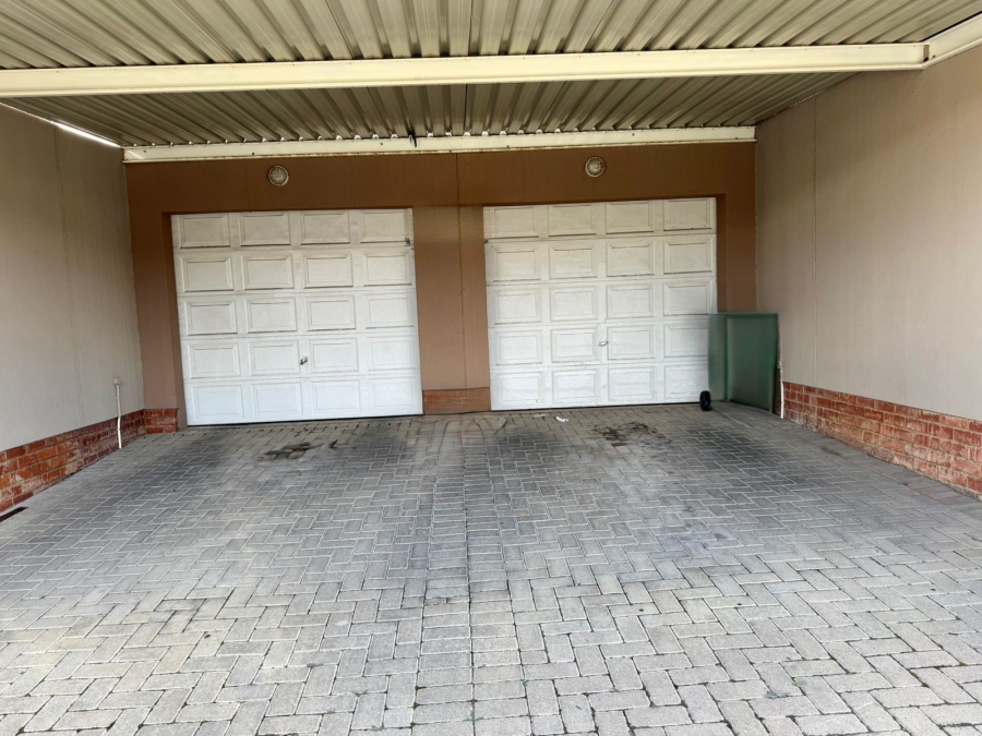 3 Bedroom Property for Sale in Waterval East North West